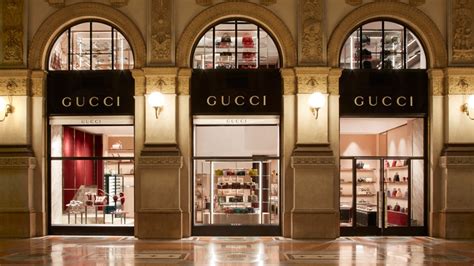 simon gucci shops.